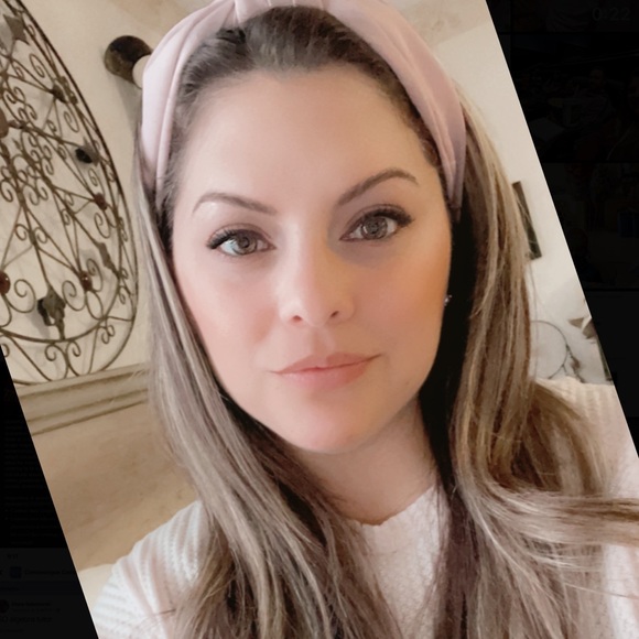 Meet your Posher, Jeanine - Picture 1 of 1